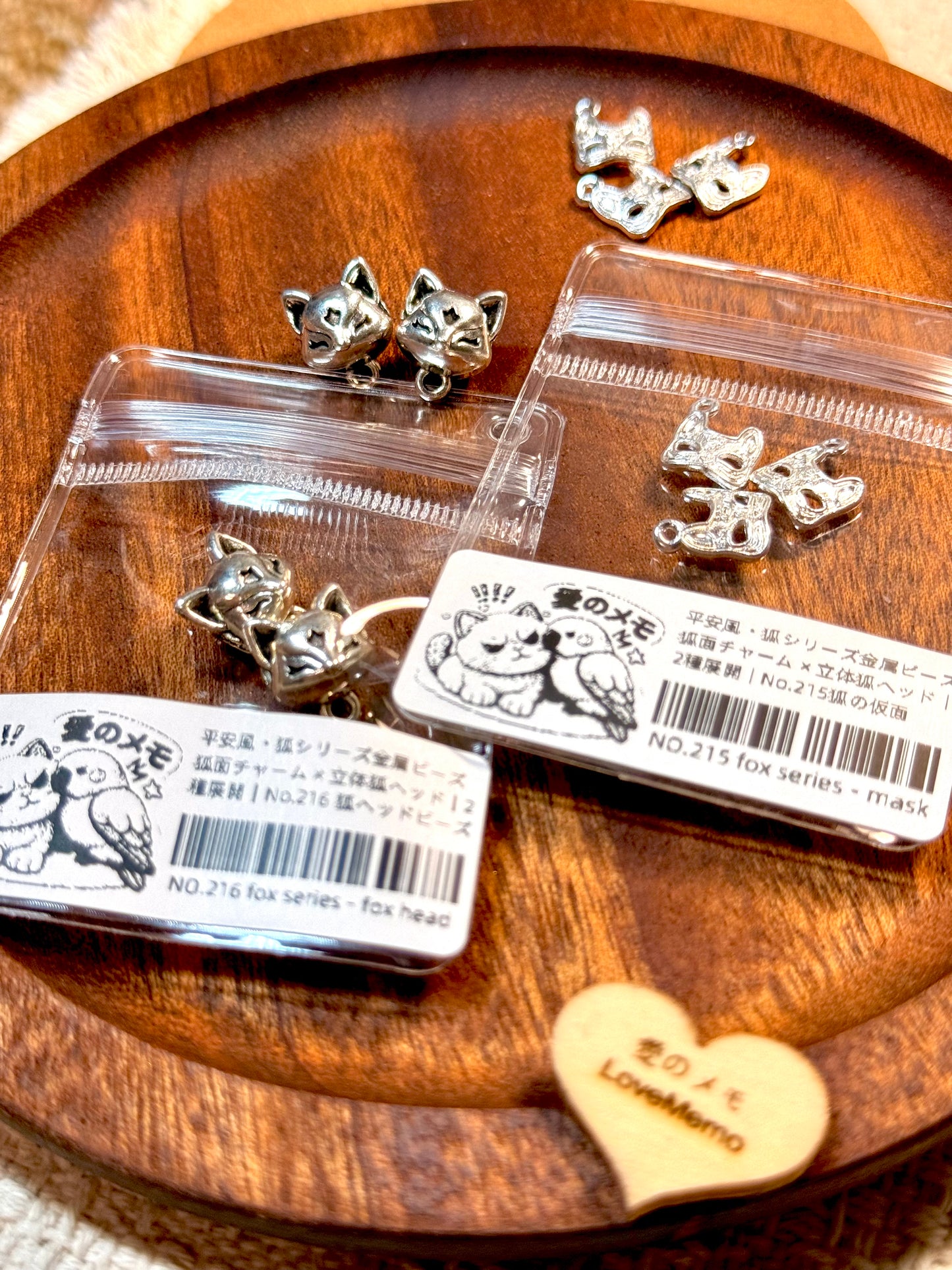 愛のメモ|立体アーチフォルム・狐面チャーム ビーズ、材料セット、ペンダン、チャーム、ハンドメイド