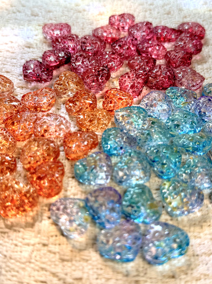 愛のメモ｜リボンハート｜立体レリーフ加工ビーズ｜2粒入り（全3色）ビーズ、材料セット、ペンダン、チャーム、ハンドメイド