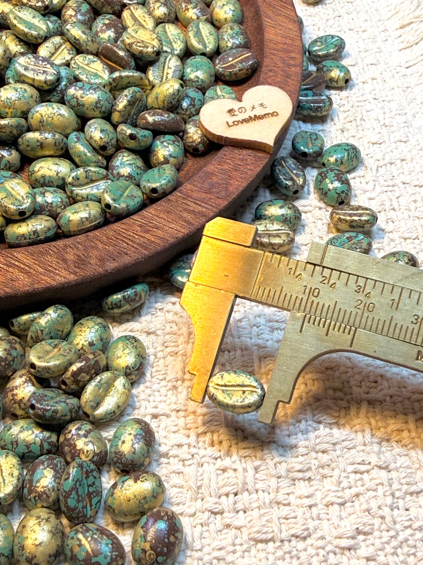 愛のメモ｜洒金ヴィンテージコーヒービーンズ｜フェイクコーヒービーズ｜12粒入り（全3色） ビーズ、材料セット、ペンダン、チャーム、ハンドメイド