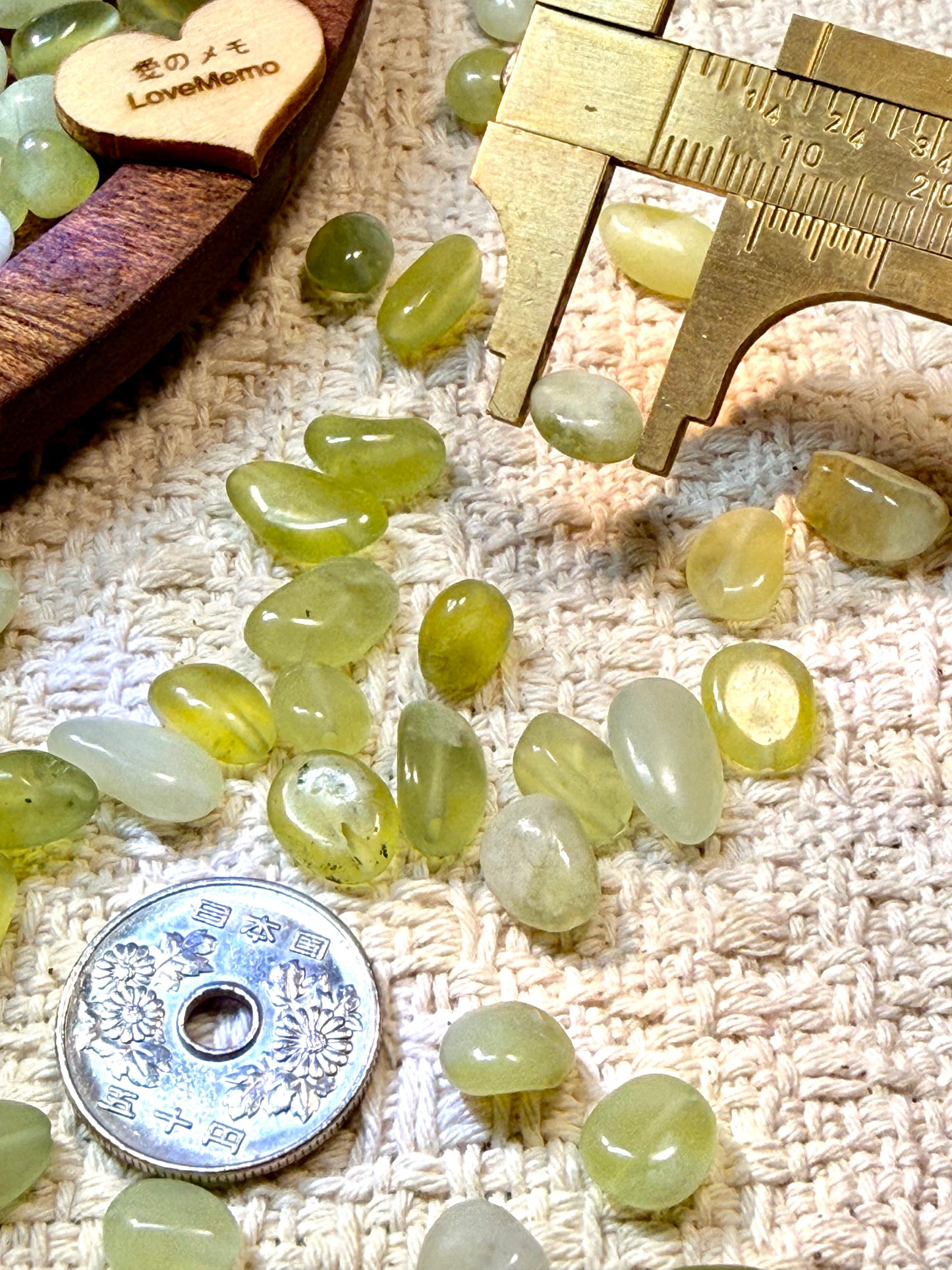 愛のメモ｜ミルクフォーム・グレープ ｜天然石 約15粒｜101# ビーズ、材料セット、ペンダン、チャーム、ハンドメイド