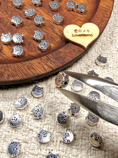 愛のメモ｜ミニメタルキャット＆キャットポウ｜横穴ビーズ｜コード対応 ビーズ、材料セット、ペンダン、チャーム、ハンドメイド