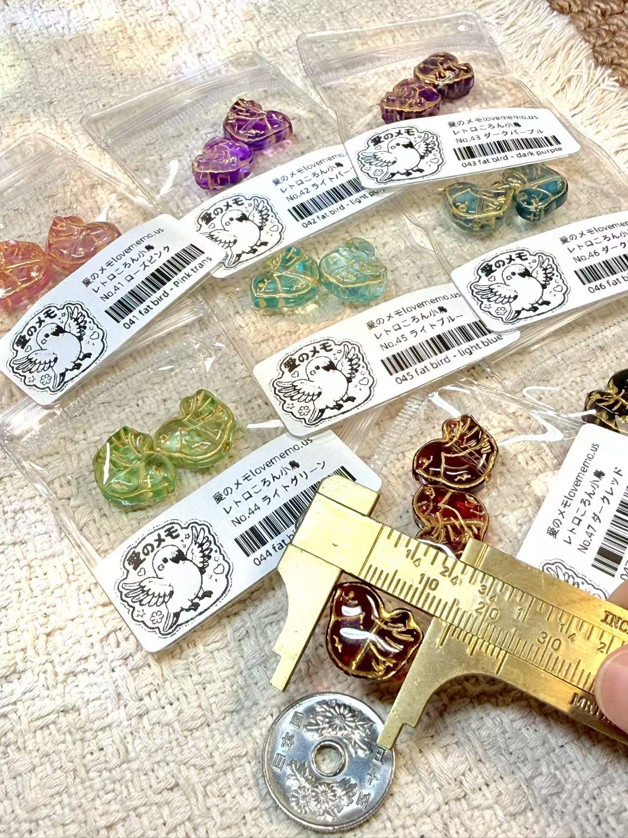 愛のメモ｜レトロころん小鳥｜金彩琉璃ビーズ｜2粒入り（全8色）ビーズ、材料セット、ペンダン、チャーム、ハンドメイド