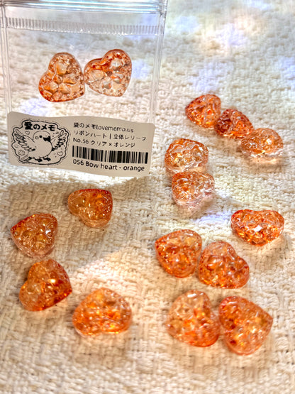 愛のメモ｜リボンハート｜立体レリーフ加工ビーズ｜2粒入り（全3色）ビーズ、材料セット、ペンダン、チャーム、ハンドメイド