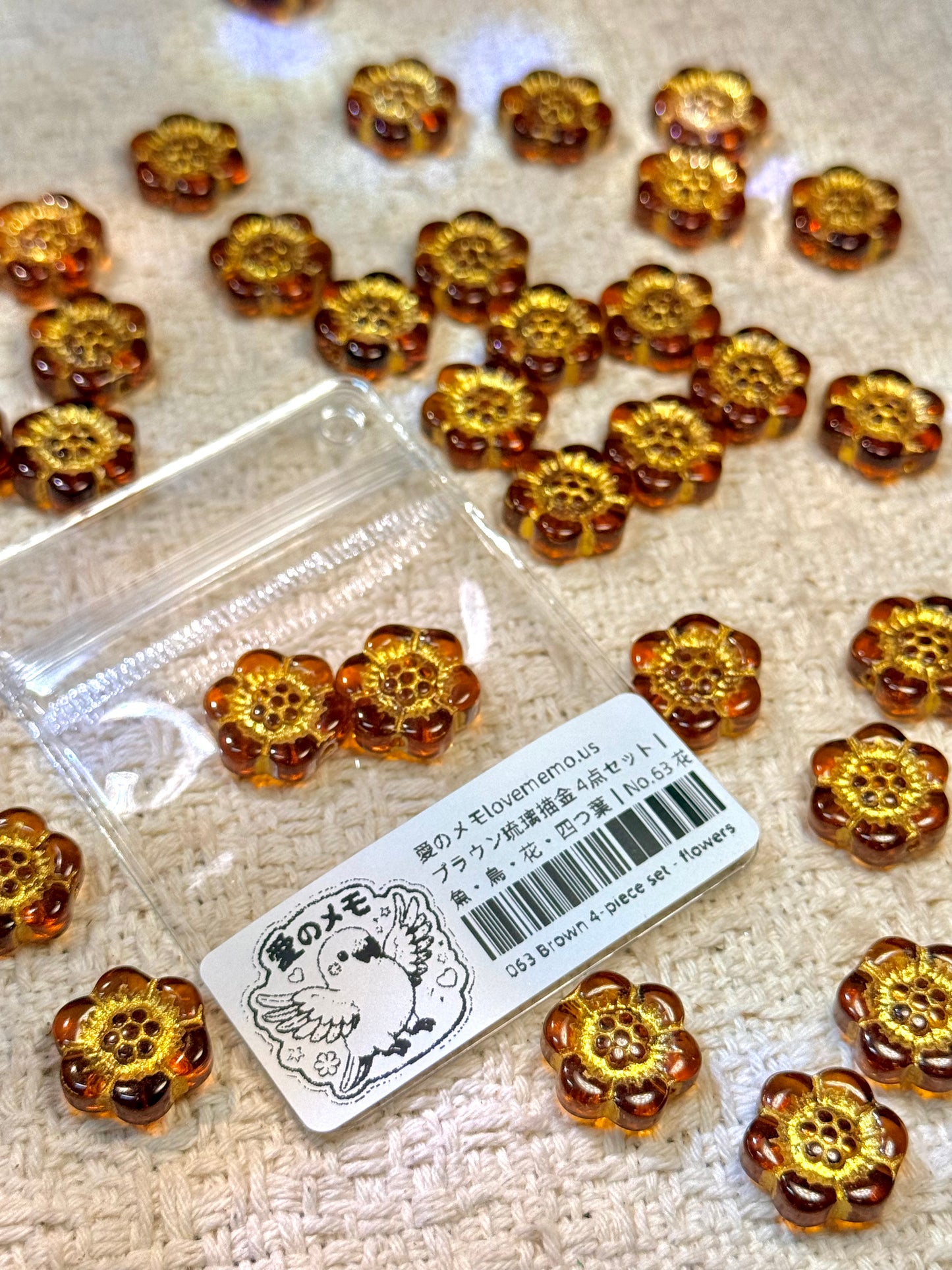 愛のメモ｜ブラウン琉璃描金 4点セット｜魚・鳥・花・四つ葉｜単品／セット選択可 ビーズ、材料セット、ペンダン、チャーム、ハンドメイド