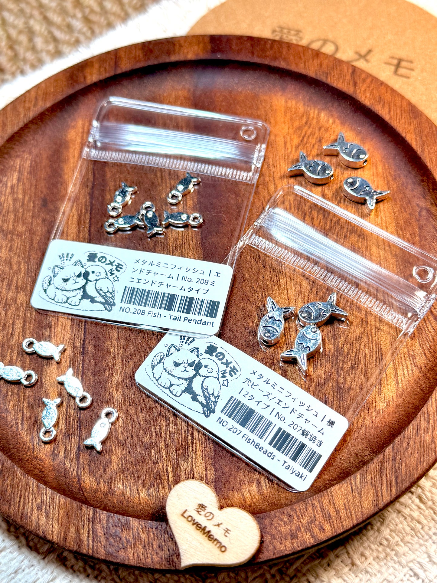 愛のメモ｜メタルミニフィッシュ｜横穴ビーズ／エンドチャーム｜2タイプ ビーズ、材料セット、ペンダン、チャーム、ハンドメイド