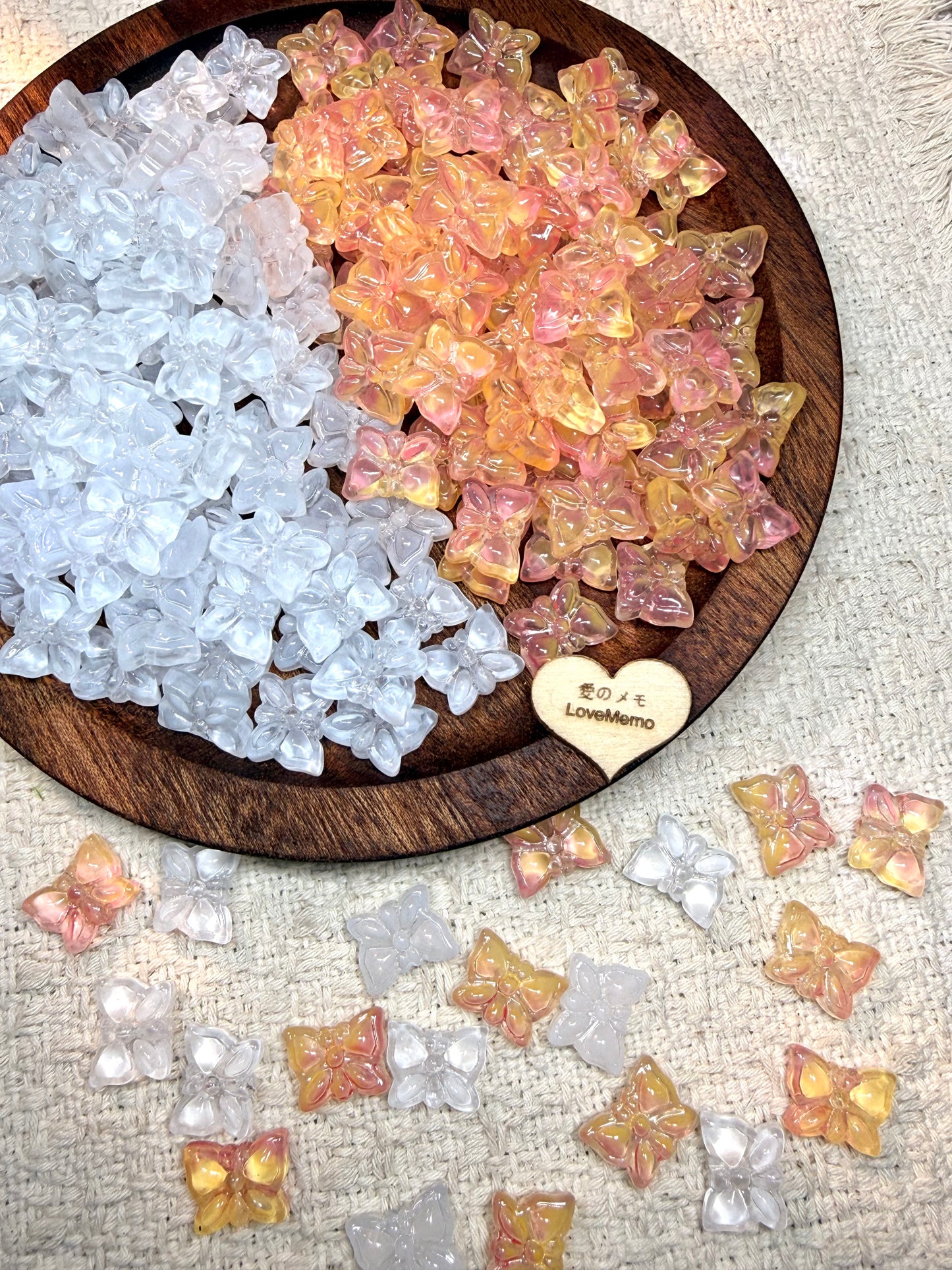 愛のメモ｜琉璃バタフライプレート｜2粒入（2色）ビーズ、材料セット、ペンダン、チャーム、ハンドメイド