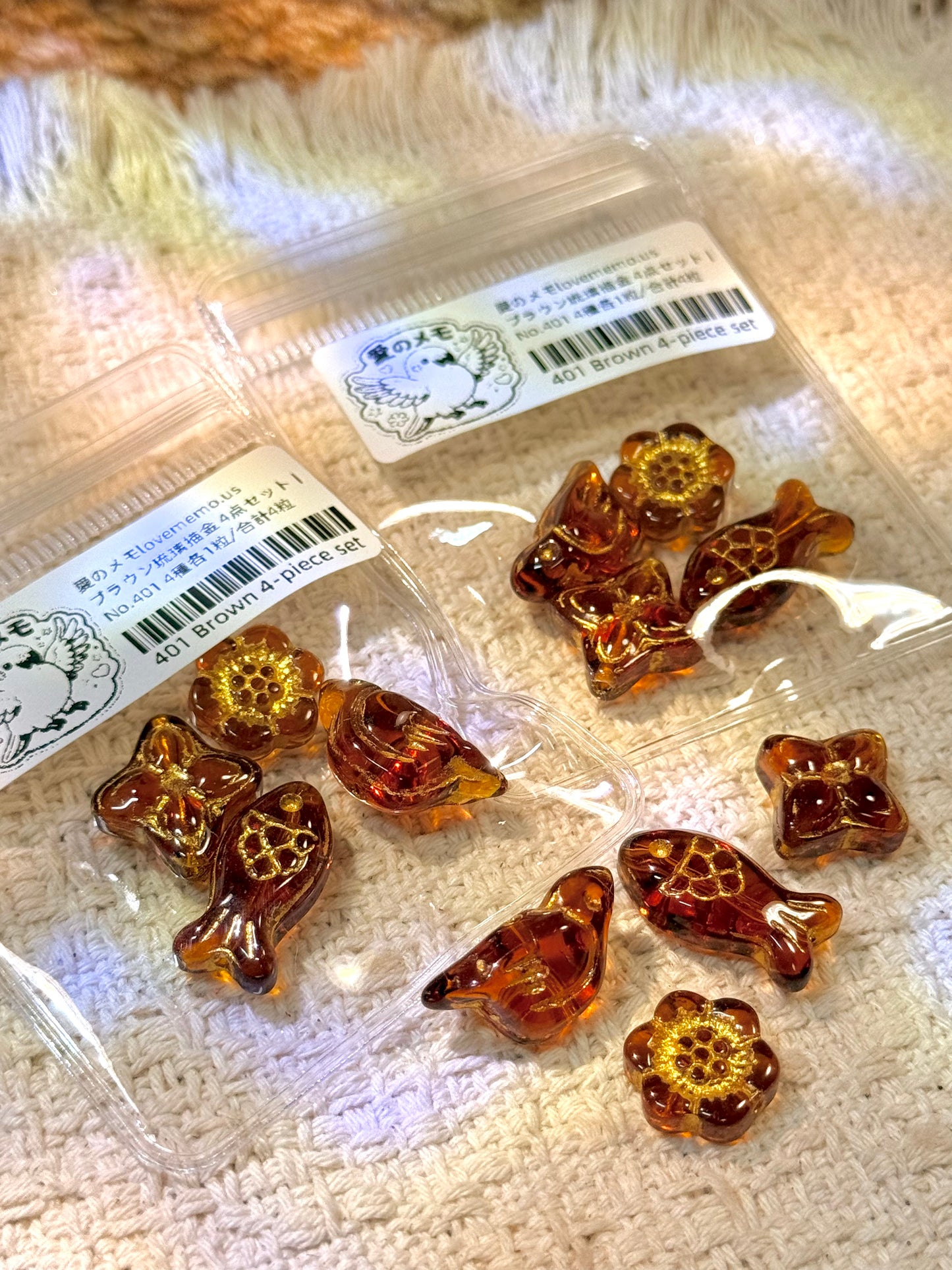 愛のメモ｜ブラウン琉璃描金 4点セット｜魚・鳥・花・四つ葉｜単品／セット選択可 ビーズ、材料セット、ペンダン、チャーム、ハンドメイド