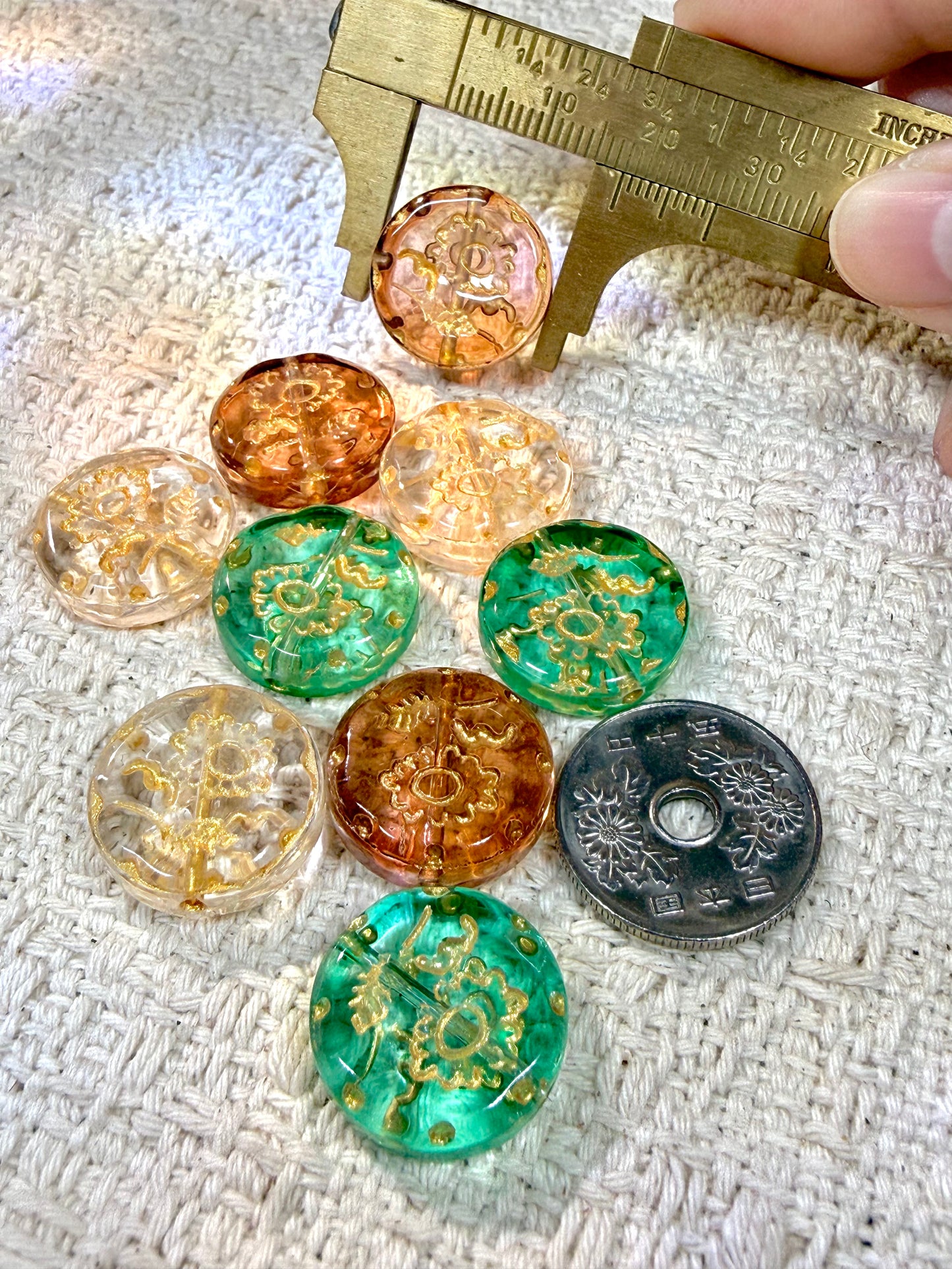 愛のメモ｜金彩ひまわりラウンドプレート｜手作り琉璃｜1粒入り（全3色）ビーズ、材料セット、ペンダン、チャーム、ハンドメイド