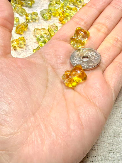 愛のメモ｜琉璃ベア｜縦穴タイプ｜イエローグリーングラデーション｜2粒入 ビーズ、材料セット、ペンダン、チャーム、ハンドメイド