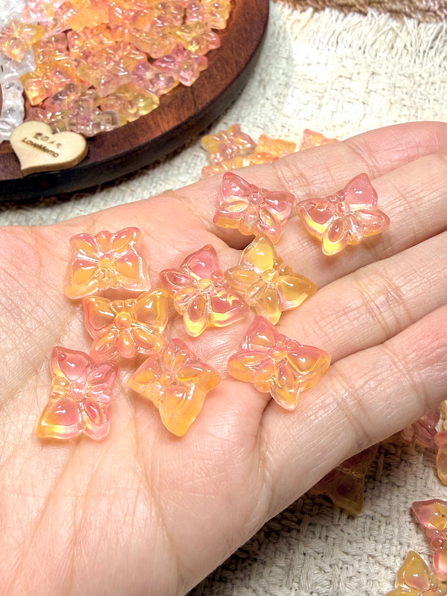 愛のメモ｜琉璃バタフライプレート｜2粒入（2色）ビーズ、材料セット、ペンダン、チャーム、ハンドメイド